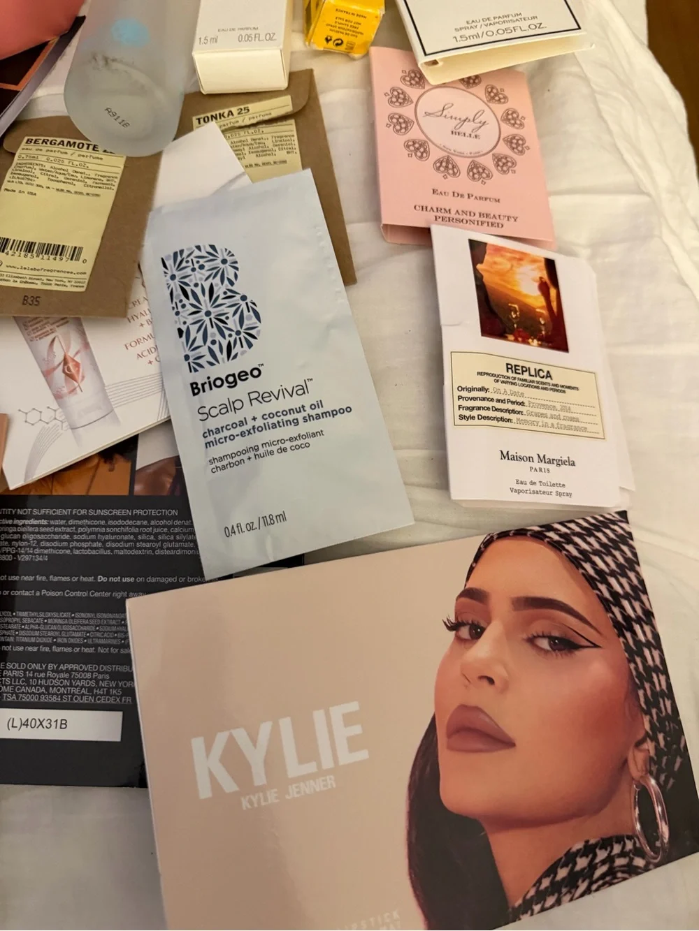 Assorted Beauty & Fragrance Sample Lot - Neutral, Pink, Gold Accents